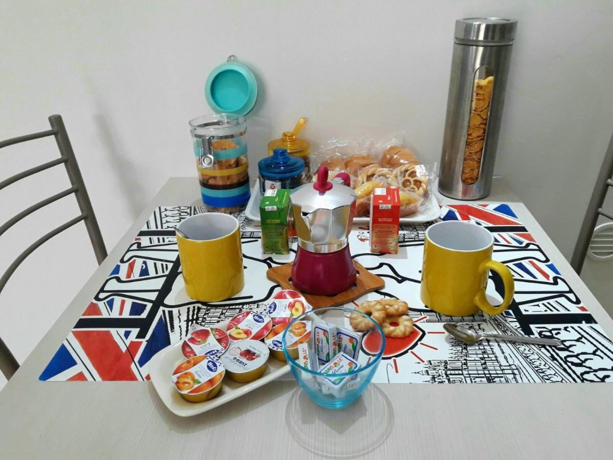 Bed and Breakfast Breakfast In Nápoles Exterior foto